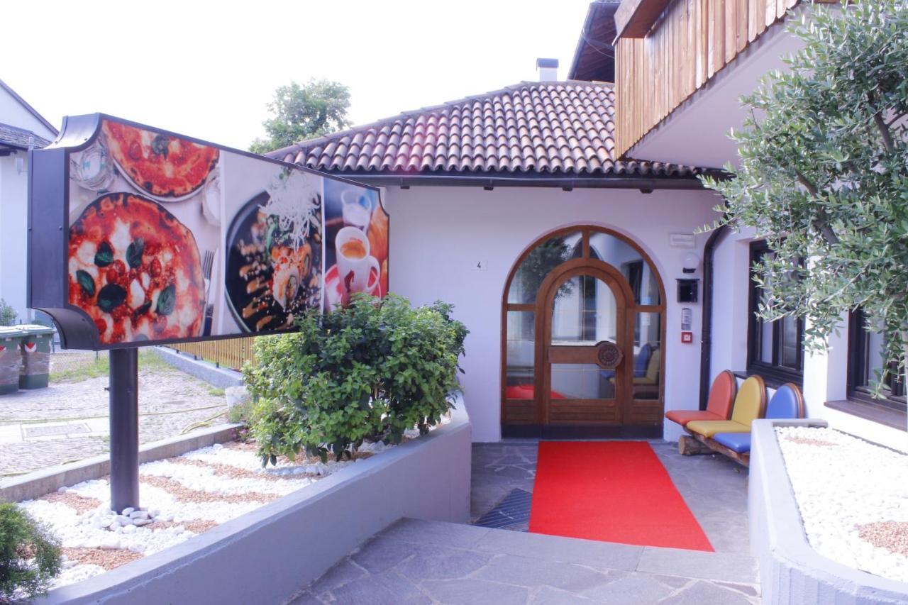 Zur Muehle Hotel Ora / Auer Екстериор снимка