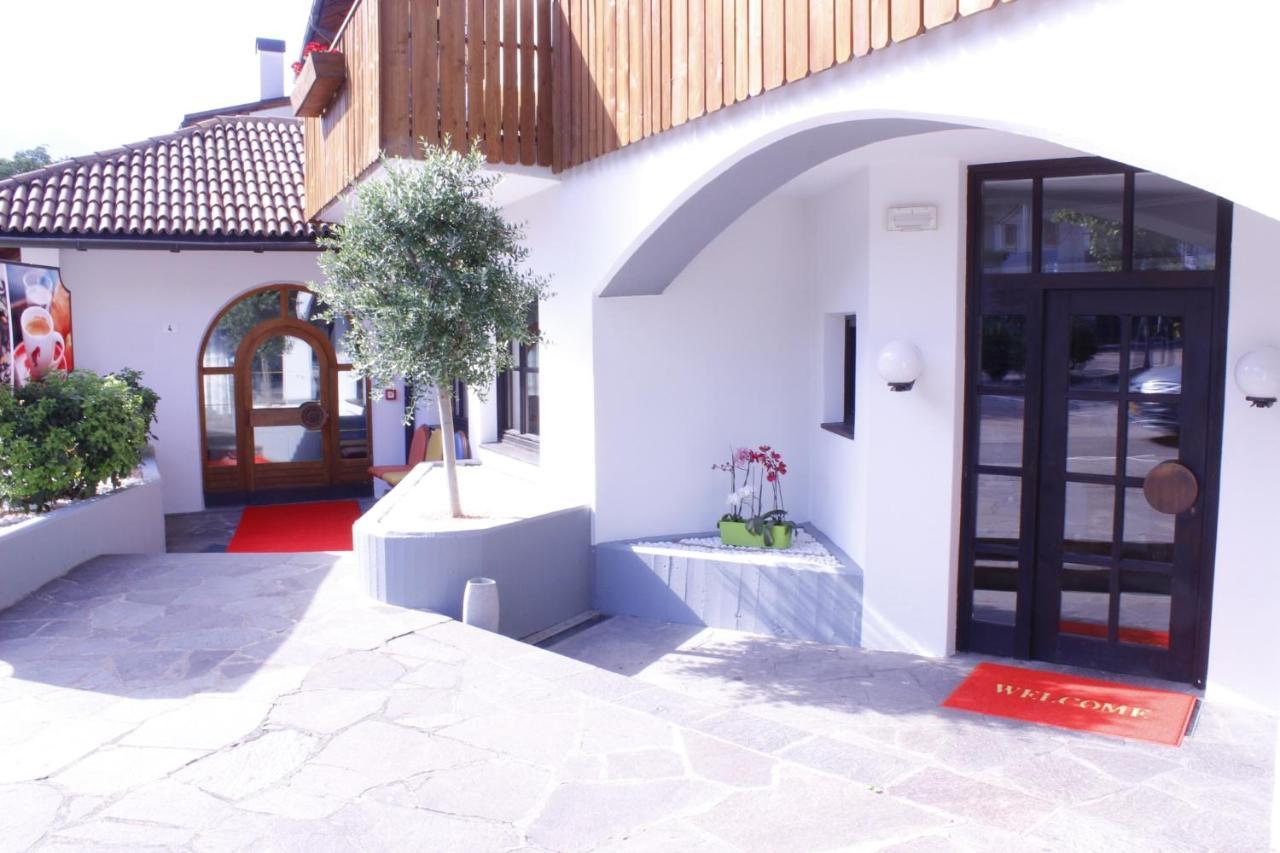 Zur Muehle Hotel Ora / Auer Екстериор снимка